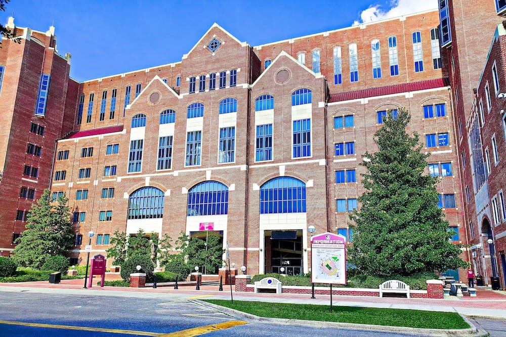 Image of the outside of a college building